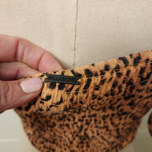Billabong Animal print Puffy Sleeve square neck crop shirt size Medium - Picture 6 of 6